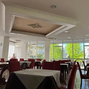 3* Hotel Fellini